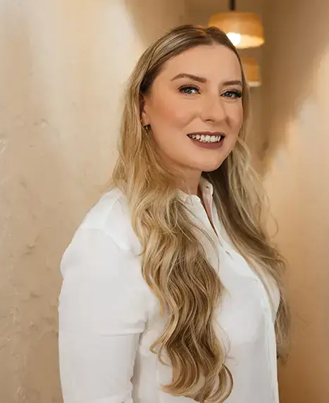 Noemi Nagy Teacher - Fly Up - Inglês para viagens1